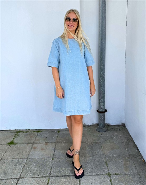 Gigi A-Shape Denim Kjole